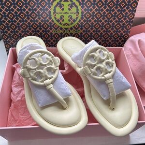 Tory Burch BonBon Miller Padded Sandals Size 9.5 Banana Marshmallow Yellow Light